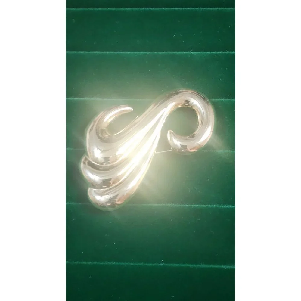 Vintage 80s gold tone sculptural swirl brooch large abstract high polish